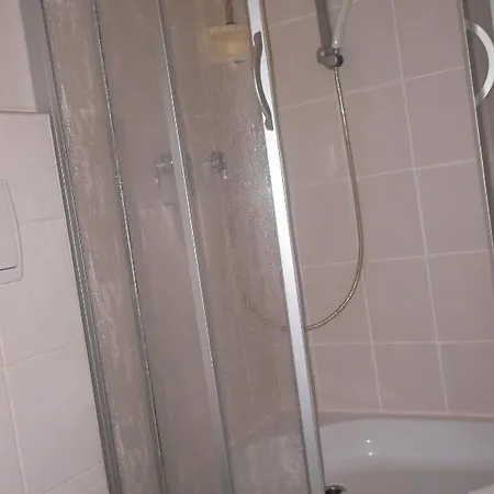 Hotel Am Seetor 2*
