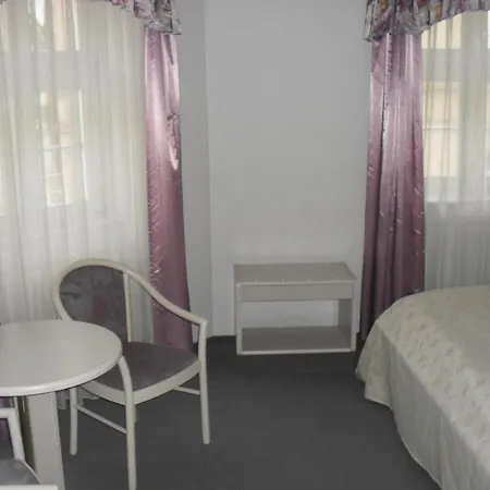 Hotel Am Seetor 2*